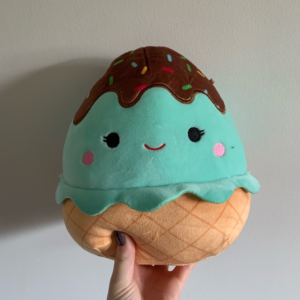 Squishmallows - 8” Maya - Picture 1 of 2